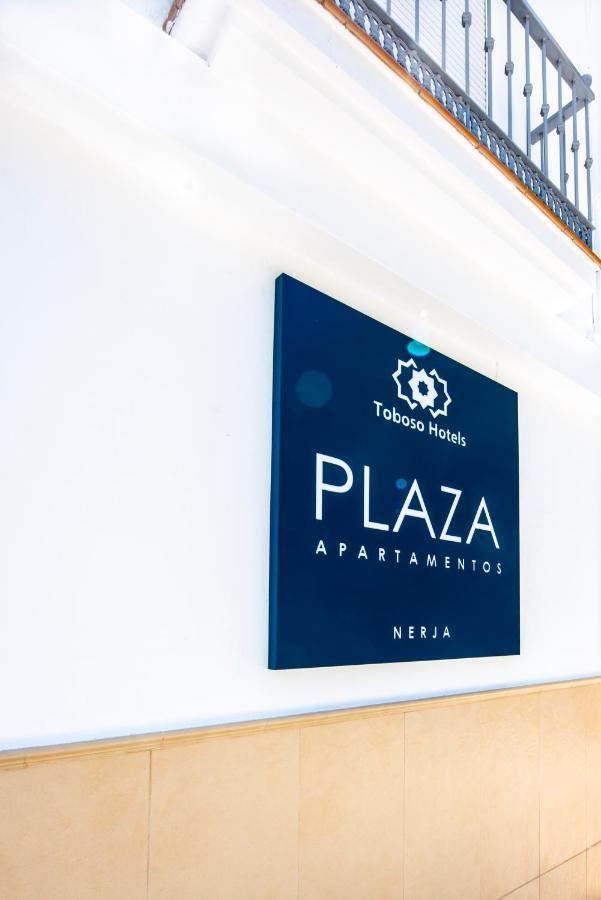 Apartamentos Toboso Plaza Nerja Exterior foto Plaza Apartments Nerja