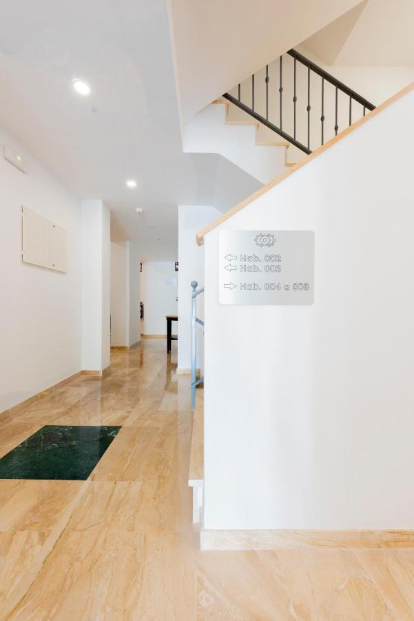 Apartamentos Toboso Plaza Nerja Exterior foto Interior of the building